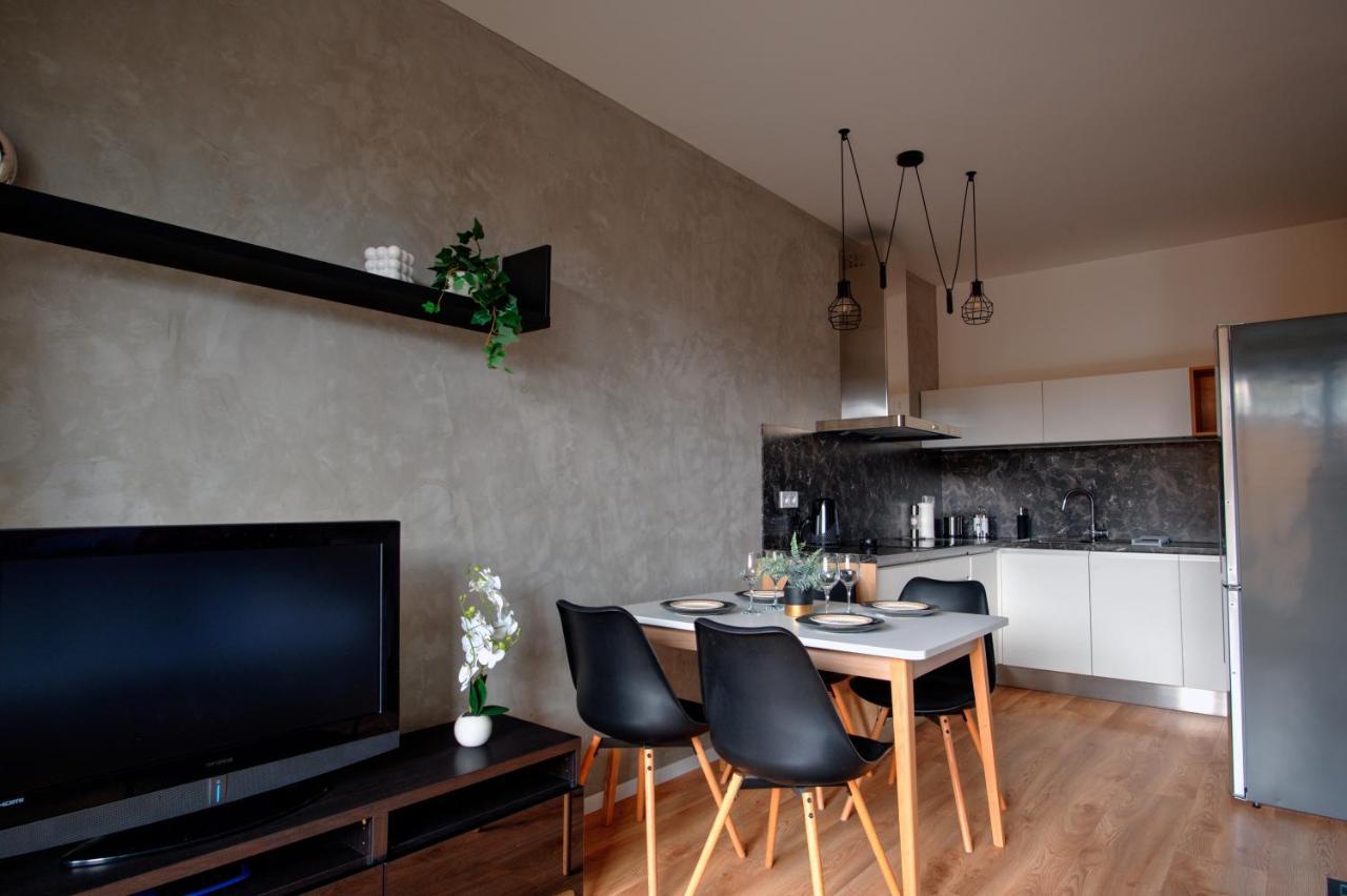 Apartman Kmetova So Sukromnym Parkovanim Zdarma, 5 Min Peso Do Centra Koszyce Zewnętrze zdjęcie